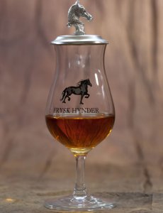 Frysk Hynder Whiskyglas mit Zinndeckel